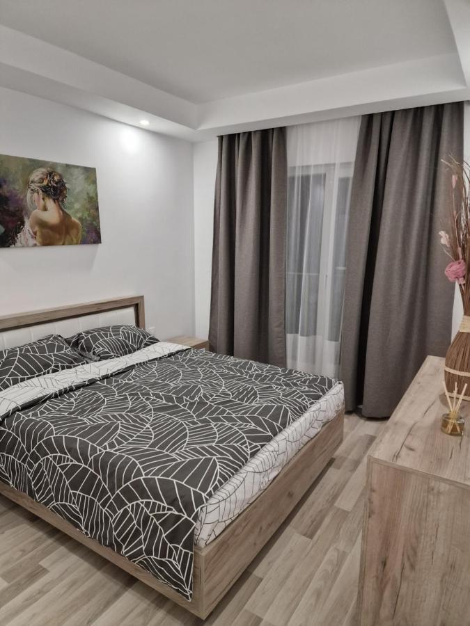 Appartamento Golden Cosmopolis Cretuleasca Esterno foto